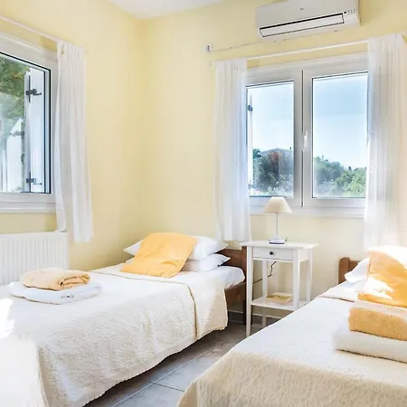 ヴィラ Sleeps 12 Air Con Wifi