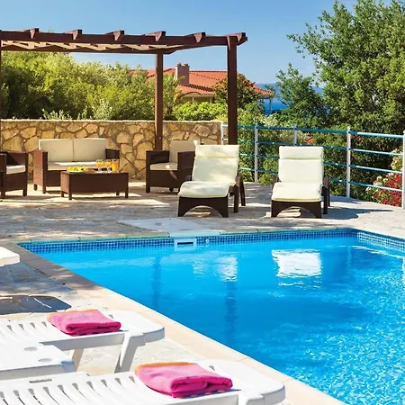 Sleeps 12 Air Con Wifi *